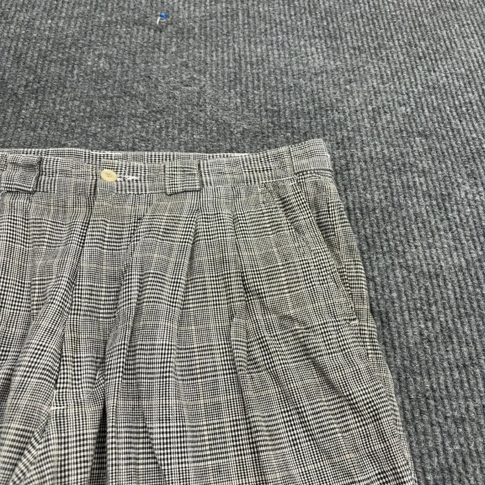 Vintage Izod Shorts Mens 36 Black White Cotton Plaid Pleated Golf Preppy Style